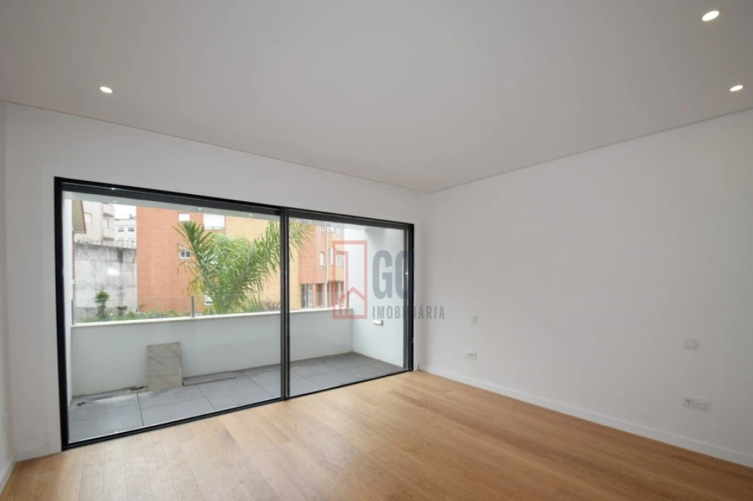 Moradia T3 para Venda em Oliveira do Douro Foto 20