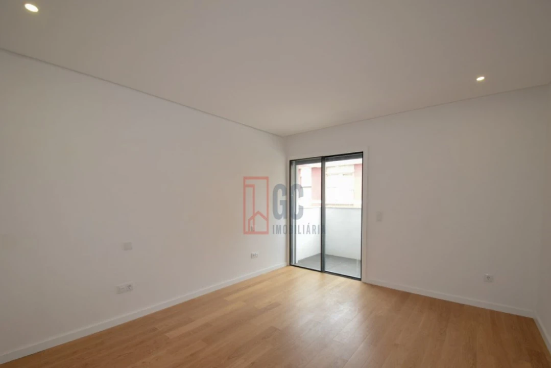 Moradia T3 para Venda em Oliveira do Douro Foto 22