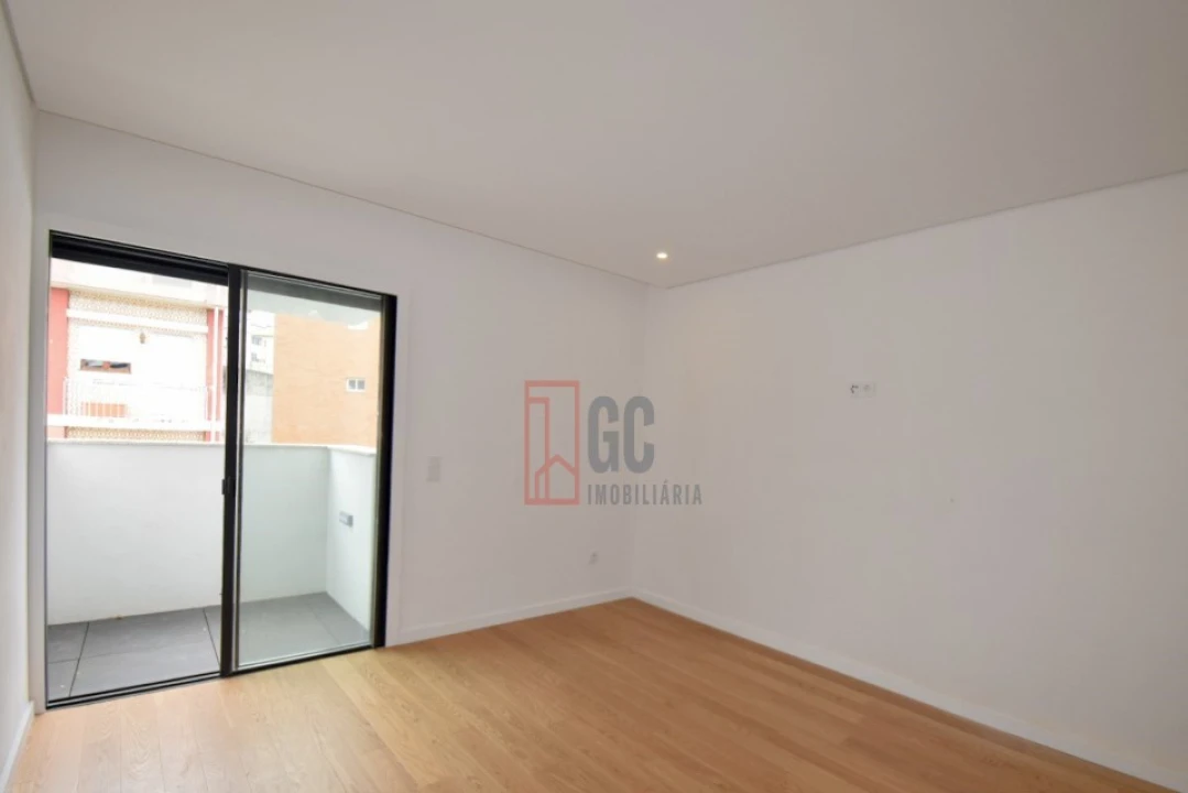 Moradia T3 para Venda em Oliveira do Douro Foto 23