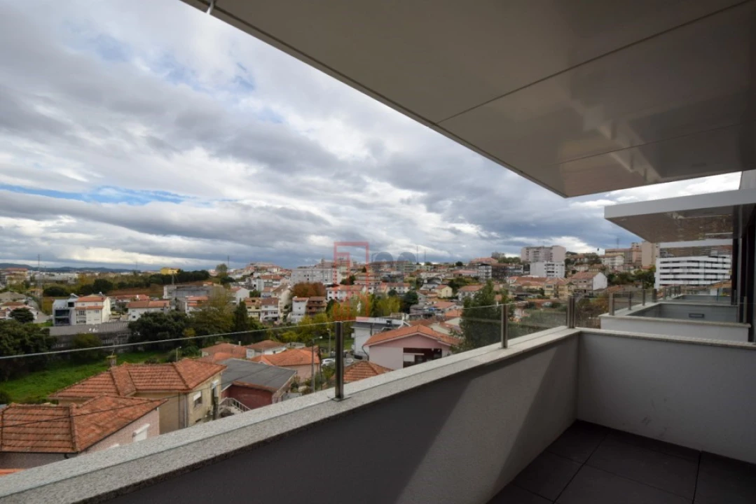 Moradia T3 para Venda em Oliveira do Douro Foto 29