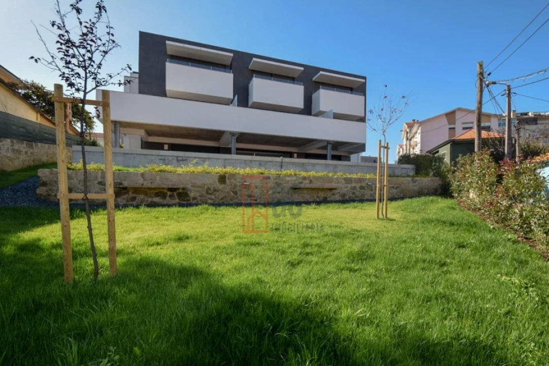 Moradia T3 para Venda em Oliveira do Douro Foto 46