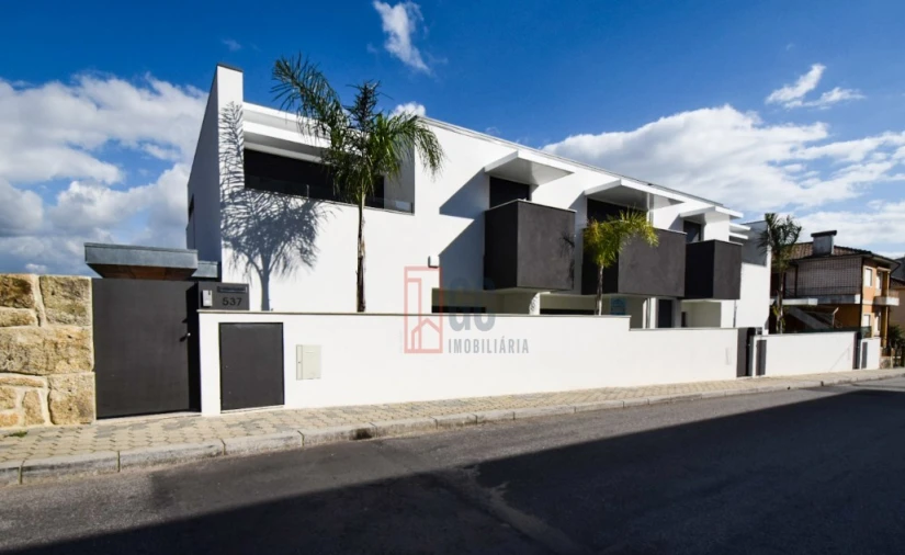 Moradia T3 para Venda em Oliveira do Douro