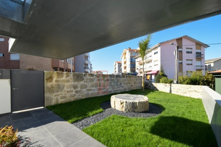 Moradia T3 para Venda em Oliveira do Douro Foto 11