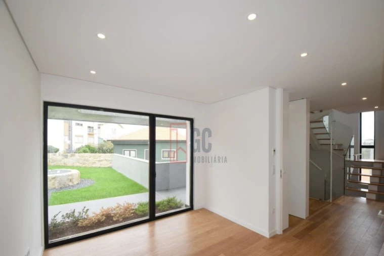 Moradia T3 para Venda em Oliveira do Douro Foto 17