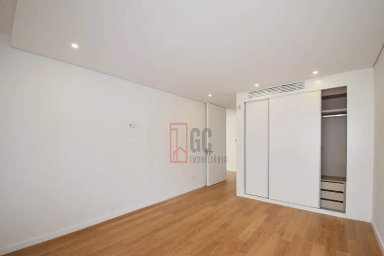 Moradia T3 para Venda em Oliveira do Douro Foto 24