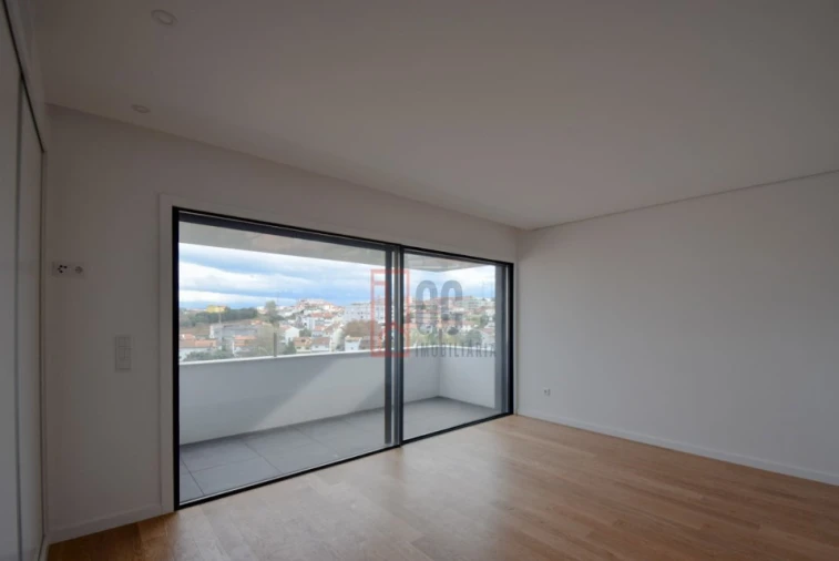 Moradia T3 para Venda em Oliveira do Douro Foto 28