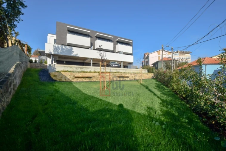 Moradia T3 para Venda em Oliveira do Douro Foto 42