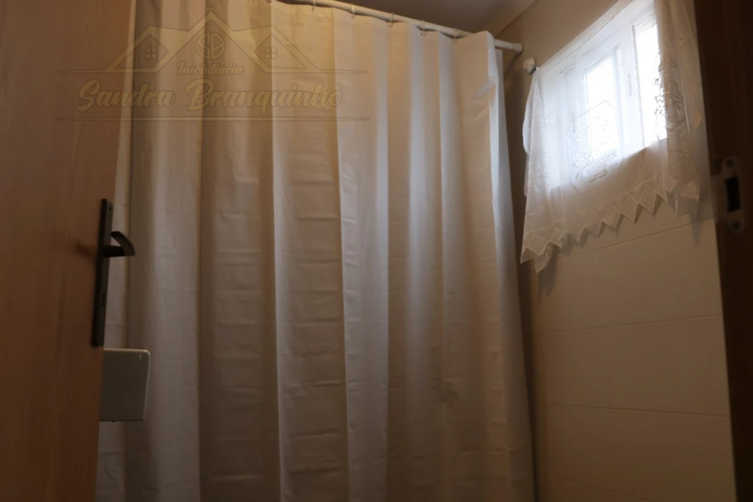 Moradia T2 para Venda em Santa Maria, São Pedro e Matacães Foto 3