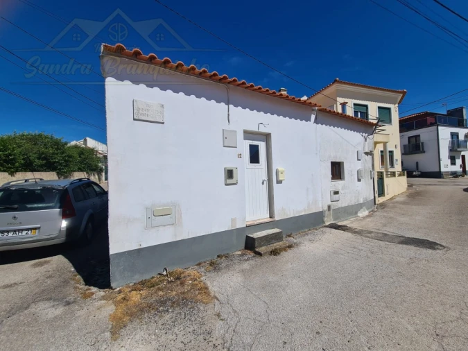 Moradia T2 para Venda em Santa Maria, São Pedro e Matacães Foto 1