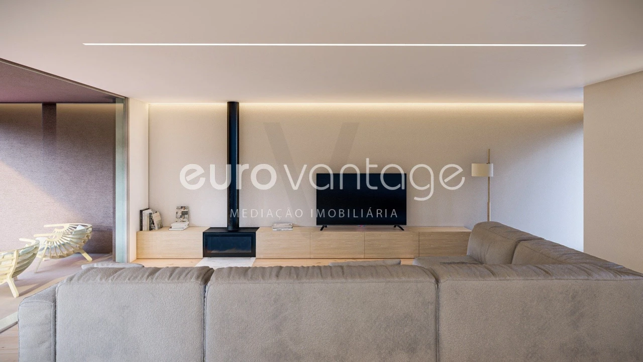 Moradia T4 para Venda em Santiago da Guarda Foto 10