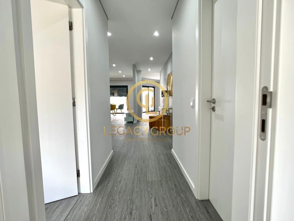 Apartamento T3 para Venda em Quelfes Foto 18