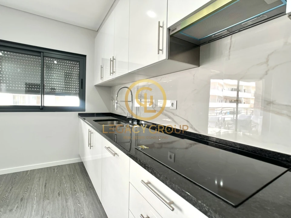 Apartamento T3 para Venda em Quelfes Foto 1