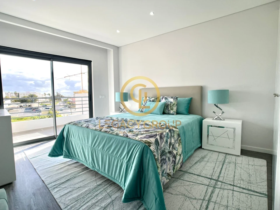 Apartamento T3 para Venda em Quelfes Foto 14