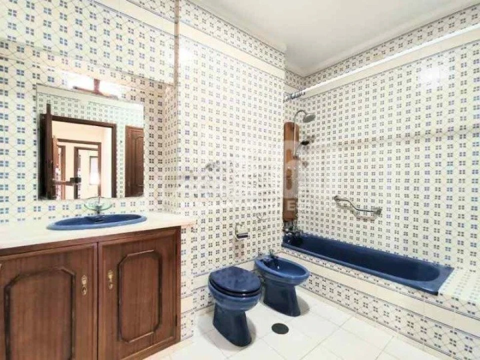 Apartamento T5 para Venda em Espinho Foto 13