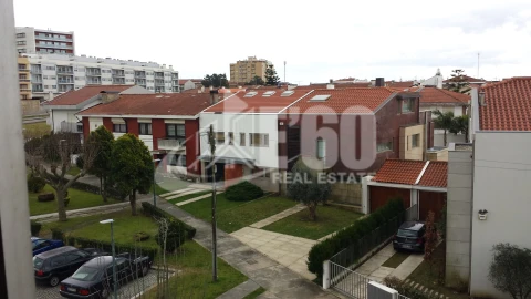 Apartamento T5 para Venda em Espinho