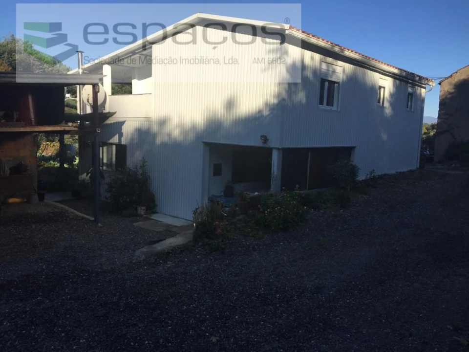 Moradia T4 para Venda em Lavacolhos Foto 3