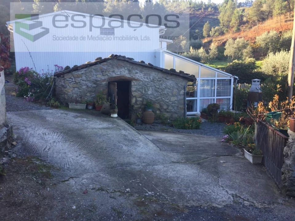Moradia T4 para Venda em Lavacolhos Foto 2