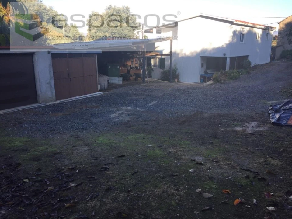 Moradia T4 para Venda em Lavacolhos Foto 8