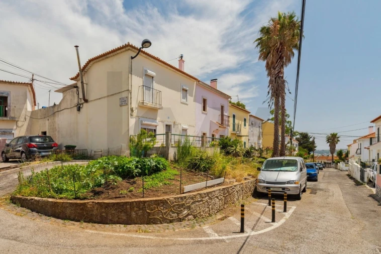 Moradia T4 para Venda em Ajuda Foto 1