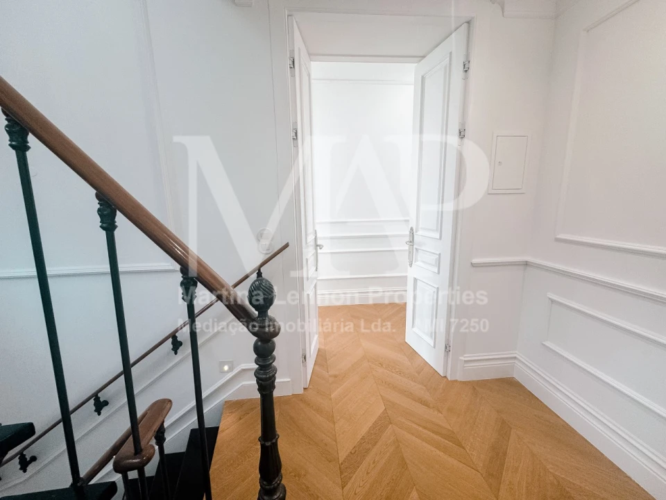 Moradia T6 para Venda em Santa Maria e São Miguel, São Martinho, São Pedro Penaferrim Foto 16