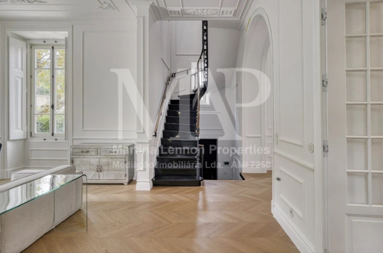 Moradia T6 para Venda em Santa Maria e São Miguel, São Martinho, São Pedro Penaferrim Foto 6