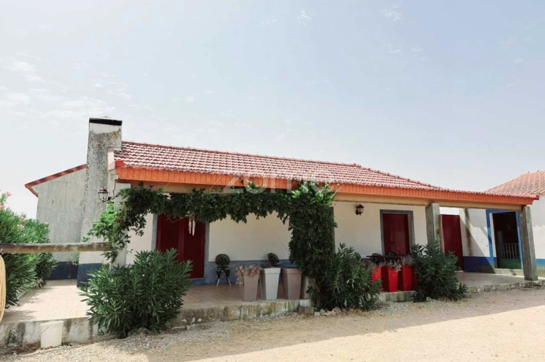 Moradia T3 para Venda em Vimieiro Foto 1