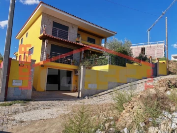 Moradia T4 para Venda em Mirandela