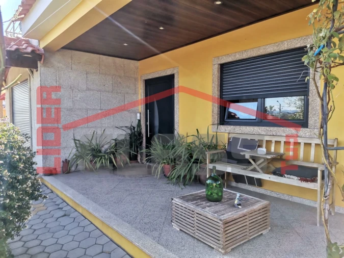 Moradia T4 para Venda em Mirandela Foto 5