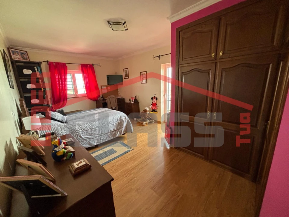 Moradia T6 para Venda em Vimioso Foto 16