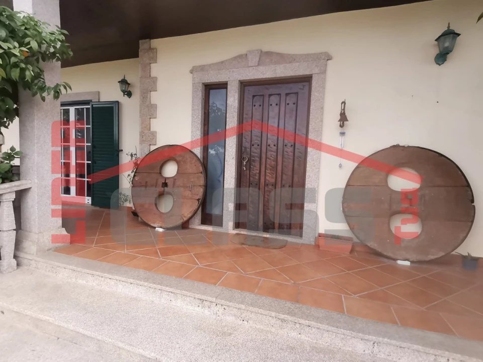 Moradia T6 para Venda em Vimioso Foto 6