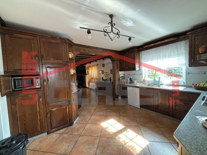 Moradia T6 para Venda em Vimioso Foto 8