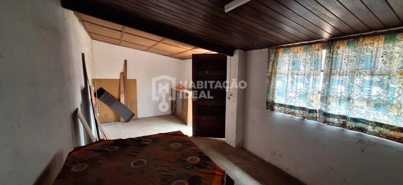 Moradia T3 para Venda em Soza Foto 4