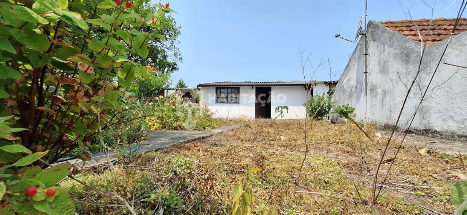 Moradia T3 para Venda em Soza Foto 3