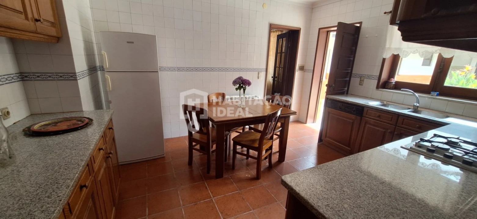 Moradia T3 para Venda em Soza Foto 12