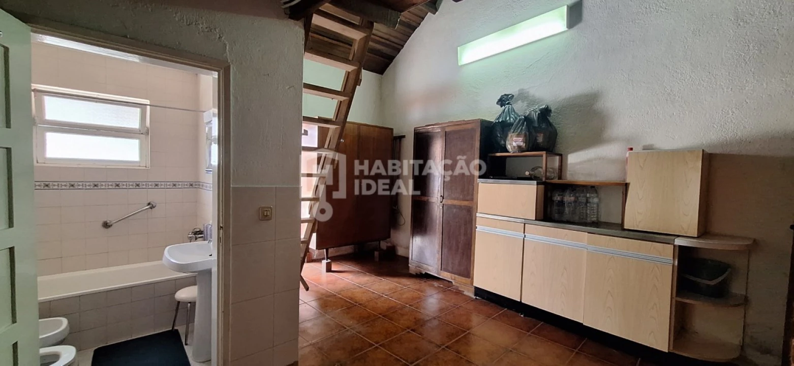 Moradia T3 para Venda em Soza Foto 14