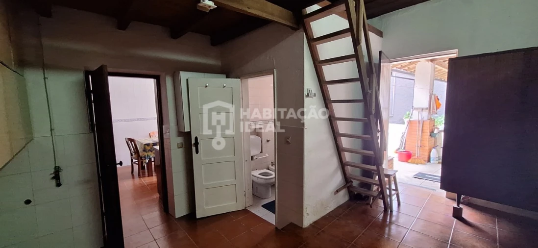 Moradia T3 para Venda em Soza Foto 13