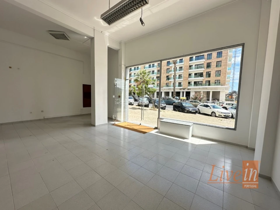 Loja para Arrendamento em Loures Foto 7