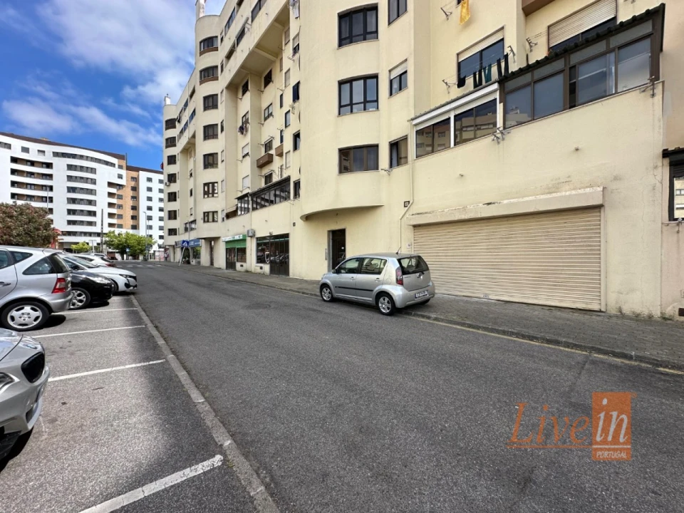 Loja para Arrendamento em Loures Foto 26