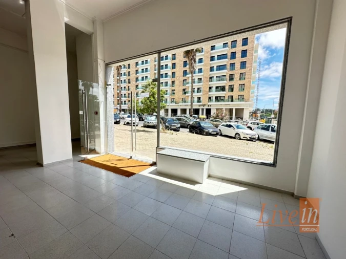 Loja para Arrendamento em Loures Foto 2