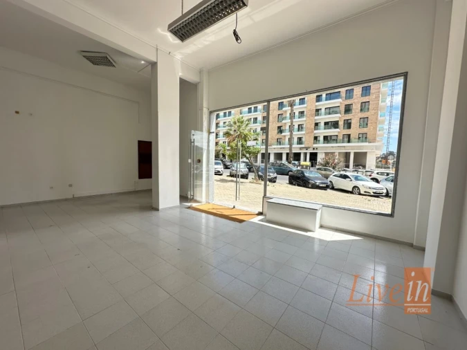 Loja para Arrendamento em Loures Foto 7