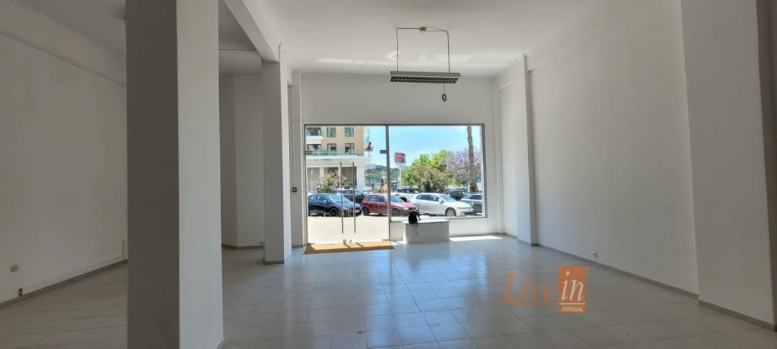 Loja para Arrendamento em Loures Foto 9