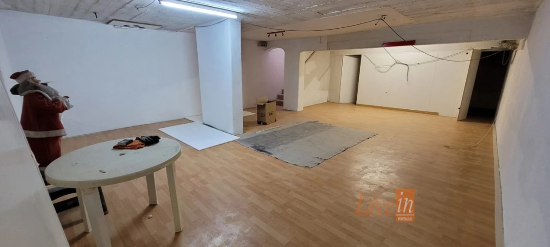 Loja para Arrendamento em Loures Foto 15