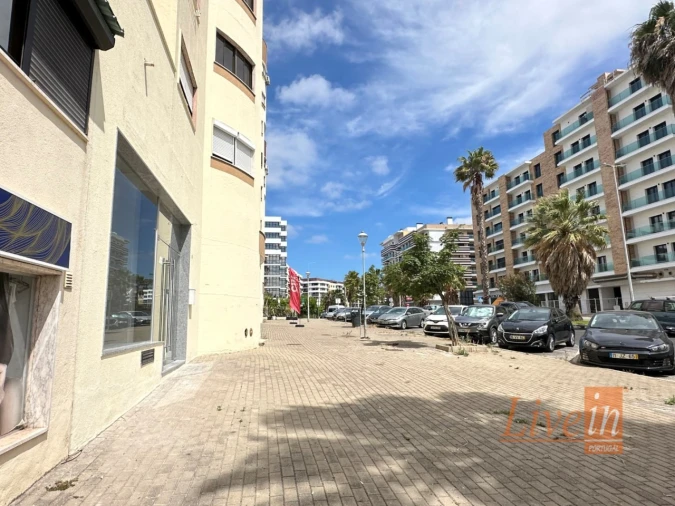 Loja para Arrendamento em Loures Foto 28