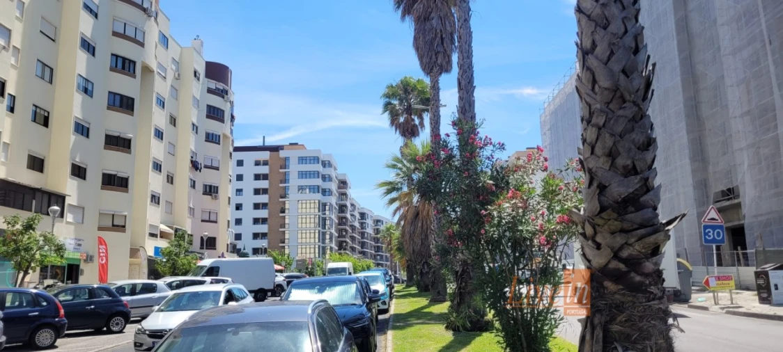 Loja para Arrendamento em Loures Foto 29