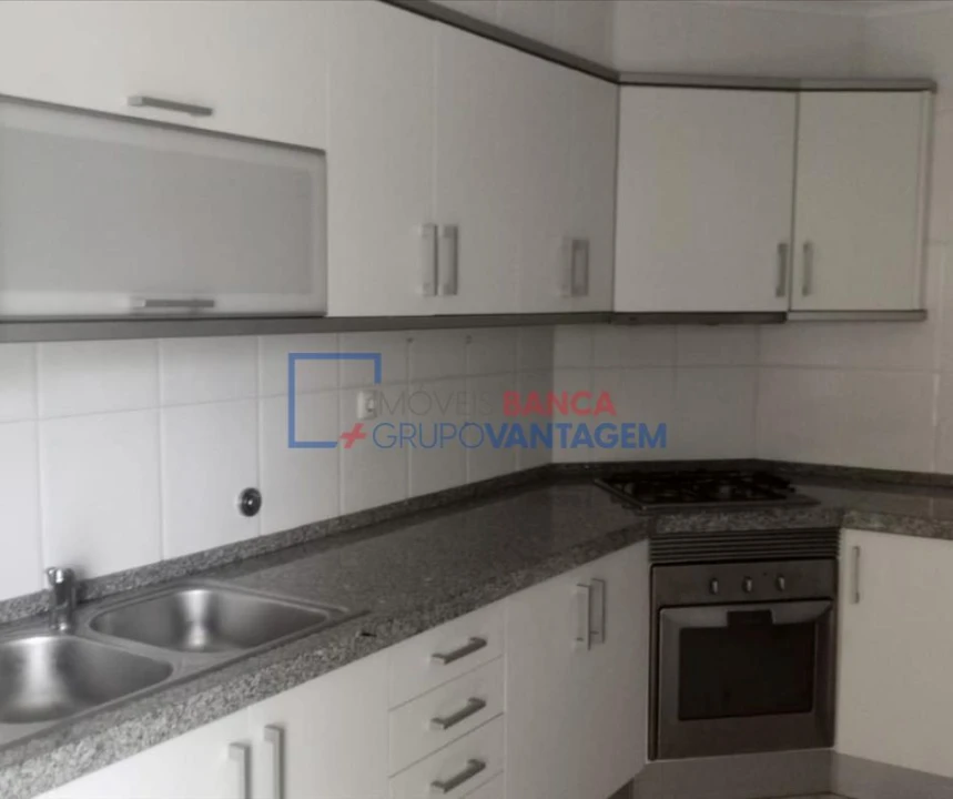 Apartamento T2 para Venda em Tavarede Foto 6
