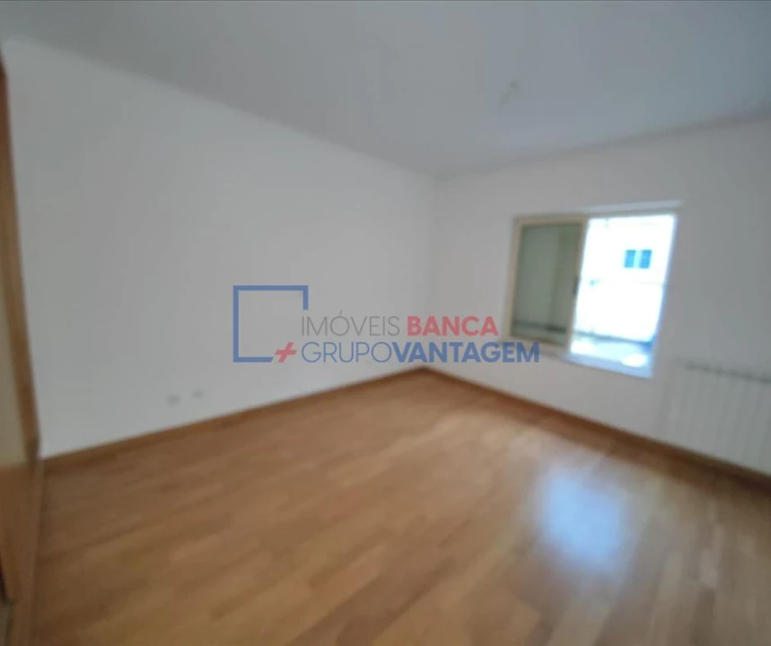 Apartamento T2 para Venda em Tavarede Foto 8