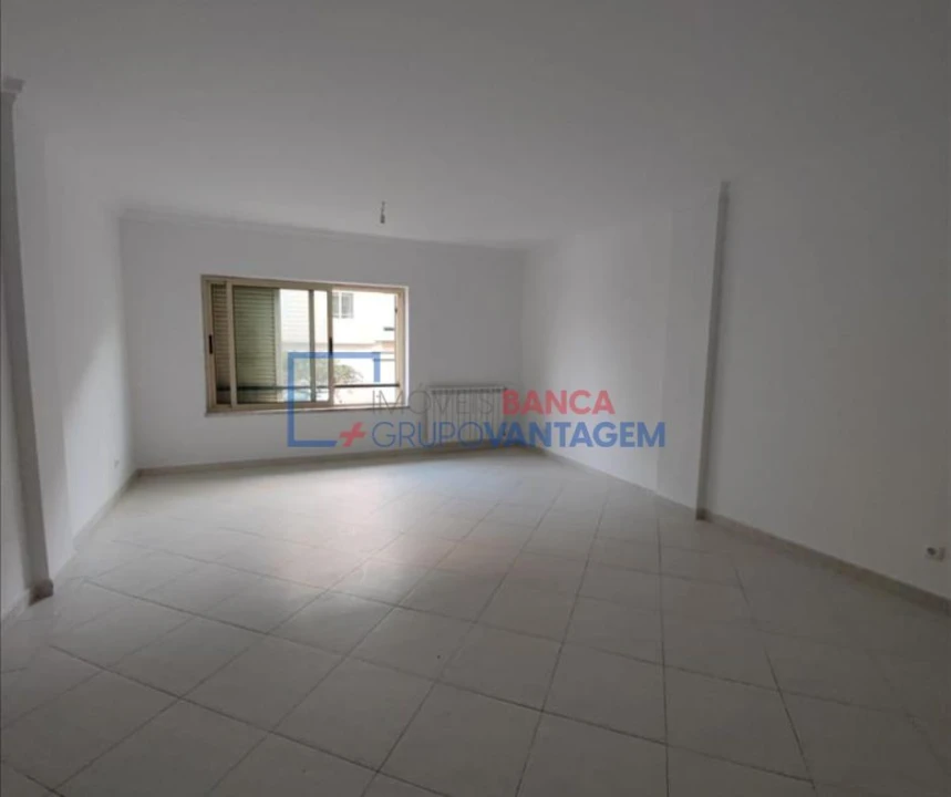 Apartamento T2 para Venda em Tavarede Foto 9