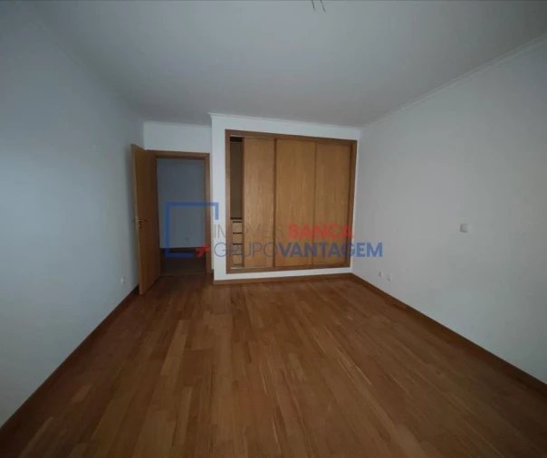 Apartamento T2 para Venda em Tavarede Foto 7