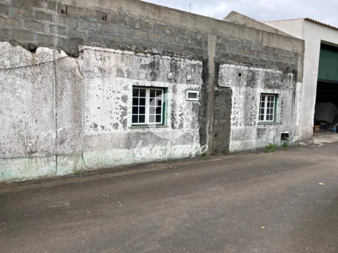 Moradia T2 para Venda em Santa Cruz da Graciosa Foto 1