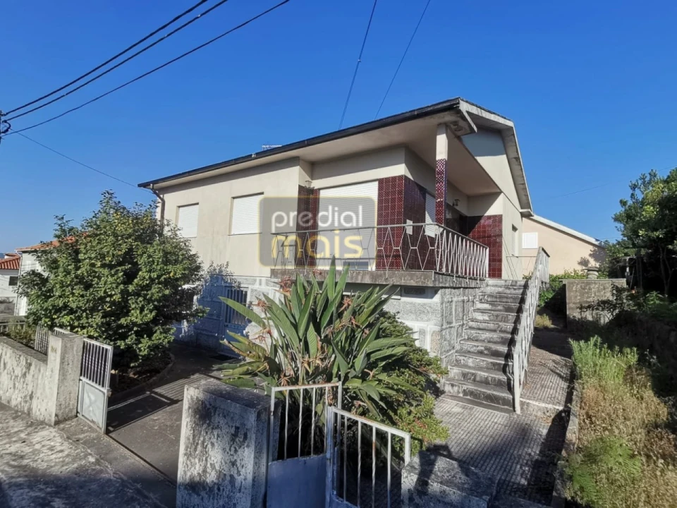 Moradia T5 para Venda em Ruivães e Novais Foto 1